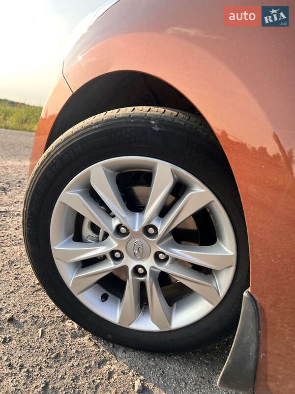 Универсал Hyundai i30 2013 в Радивилове