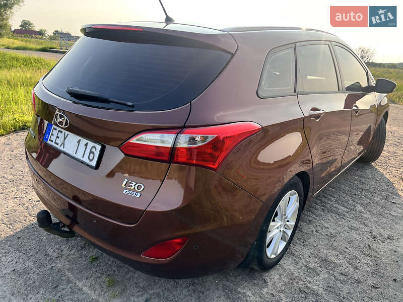 Универсал Hyundai i30 2013 в Радивилове