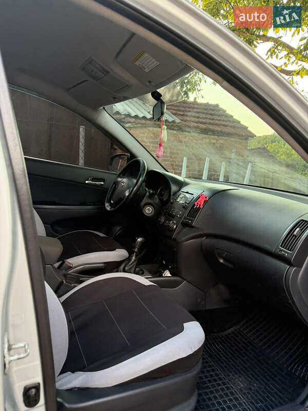 Хэтчбек Hyundai i30 2010 в Полтаве