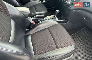 Хэтчбек Hyundai i30 2010 в 