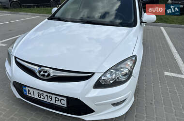 Хэтчбек Hyundai i30 2010 в 