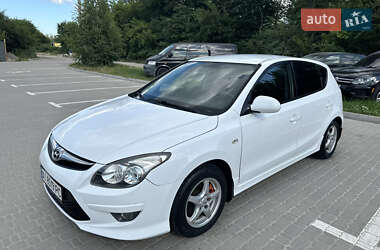 Хэтчбек Hyundai i30 2010 в 