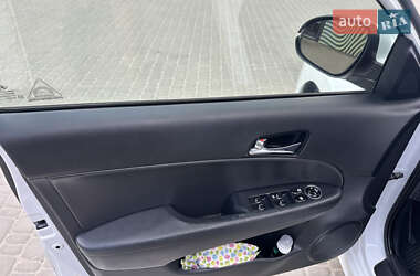 Хэтчбек Hyundai i30 2010 в 