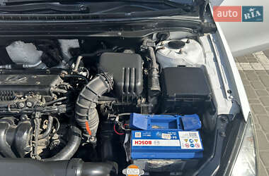 Хэтчбек Hyundai i30 2010 в 
