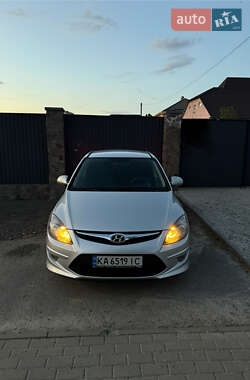 Хэтчбек Hyundai i30 2011 в 