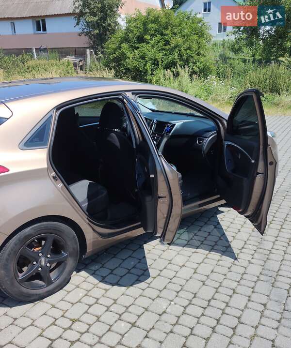 Hyundai i30 2014