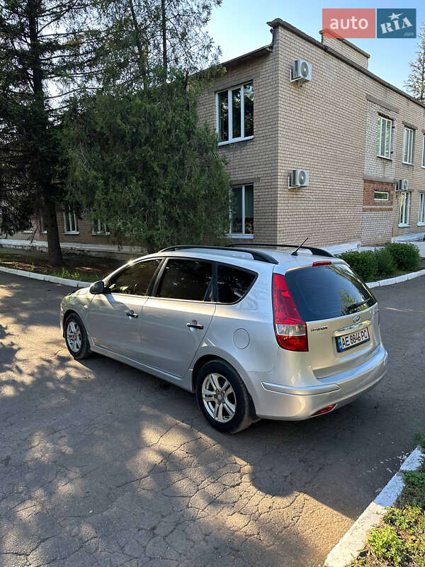 Универсал Hyundai i30 2011 в Кривом Роге