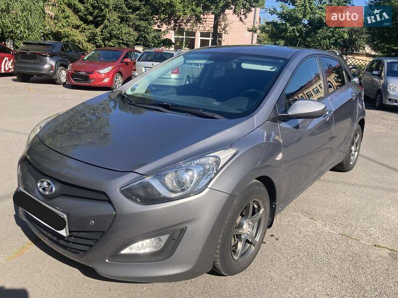 Хэтчбек Hyundai i30 2012 в Киеве