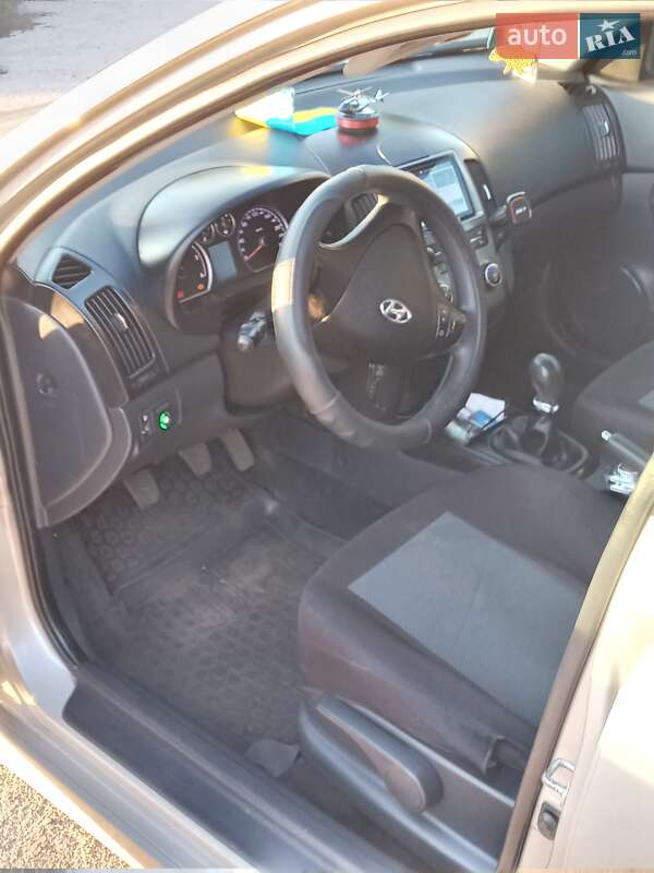 Хетчбек Hyundai i30 2010 в Нікополі
