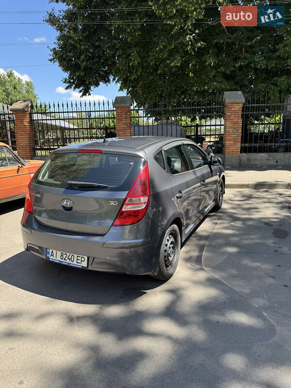 Хэтчбек Hyundai i30 2010 в Фастове