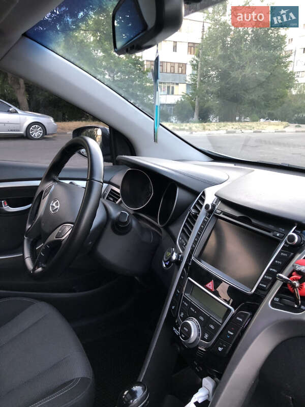 Хэтчбек Hyundai i30 2012 в Запорожье