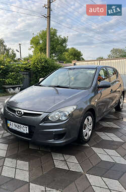Хэтчбек Hyundai i30 2010 в Березане