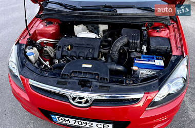 Хэтчбек Hyundai i30 2008 в 