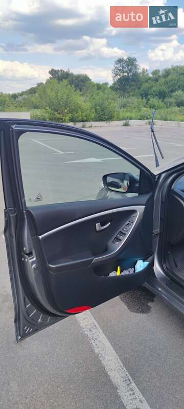 Хэтчбек Hyundai i30 2012 в Ирпене