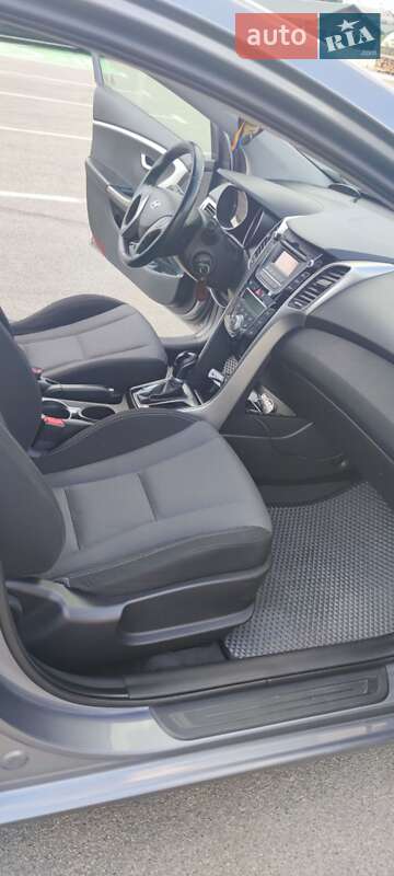 Хэтчбек Hyundai i30 2012 в Ирпене