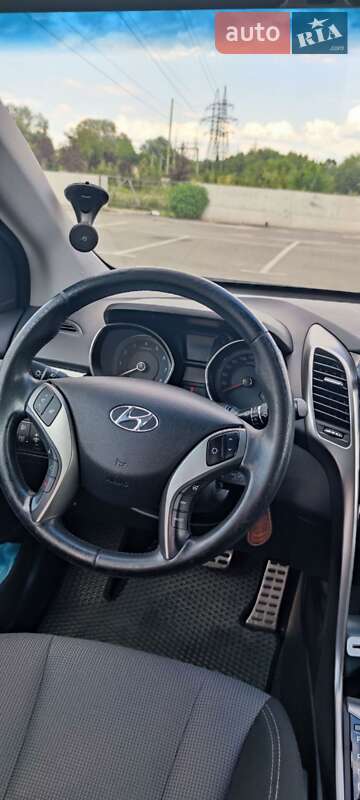 Хэтчбек Hyundai i30 2012 в Ирпене