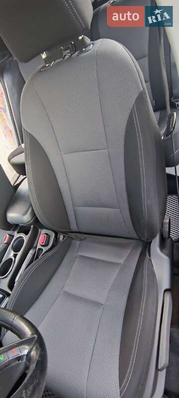 Хэтчбек Hyundai i30 2012 в Ирпене