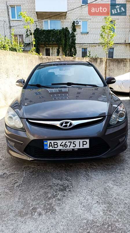 Хэтчбек Hyundai i30 2011 в Виннице