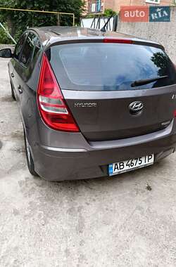 Хетчбек Hyundai i30 2011 в 