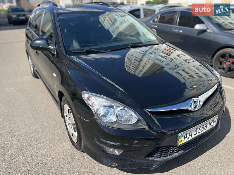 Универсал Hyundai i30 2012 в Киеве