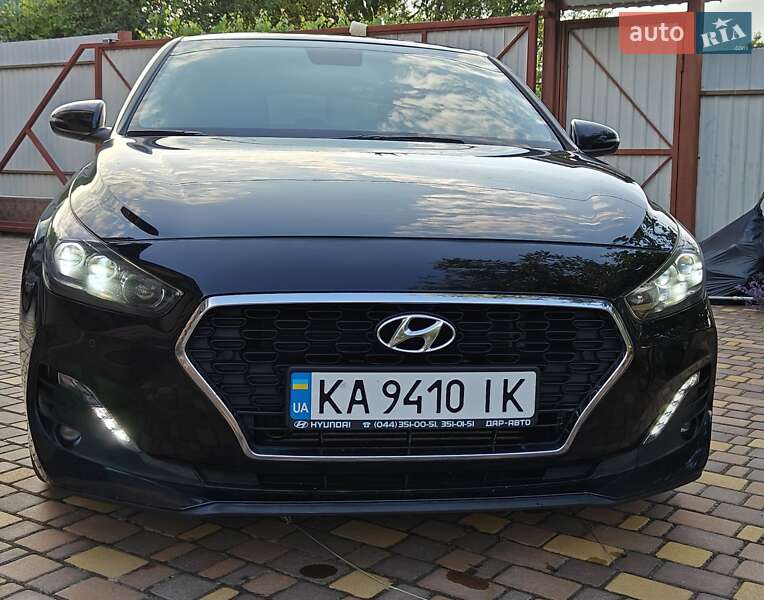 Фастбэк Hyundai i30 2019 в Киеве