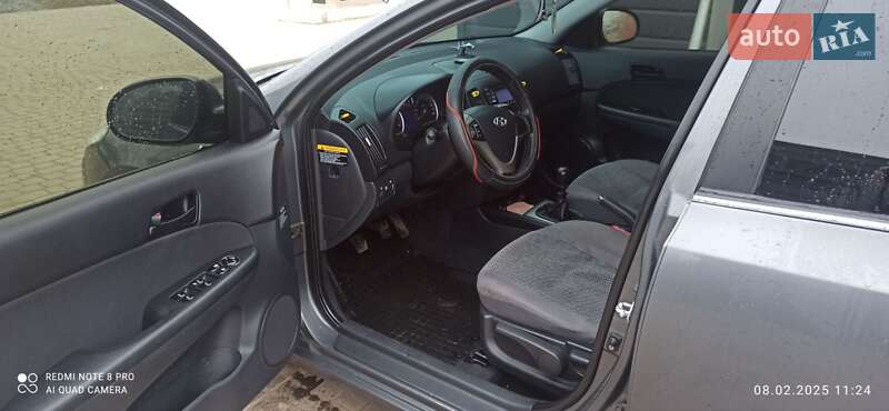 Универсал Hyundai i30 2009 в Хмельнике