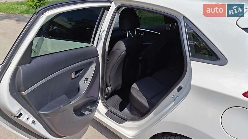 Хэтчбек Hyundai i30 2012 в Кривом Роге