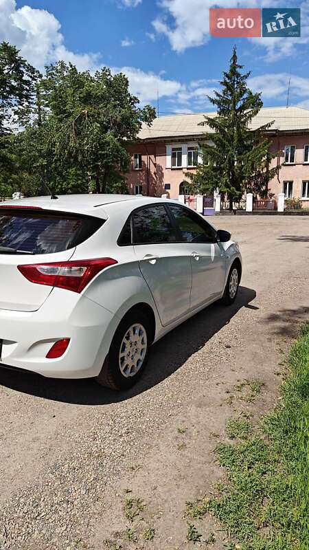 Хэтчбек Hyundai i30 2012 в Кривом Роге