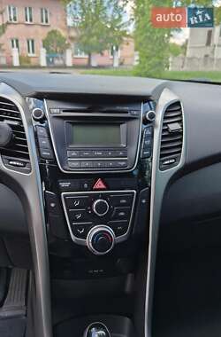 Хетчбек Hyundai i30 2012 в 