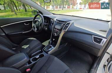 Хетчбек Hyundai i30 2012 в 