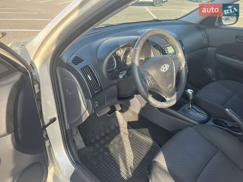 Хэтчбек Hyundai i30 2011 в Киеве