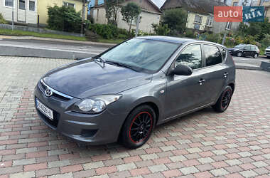 Хэтчбек Hyundai i30 2009 в 