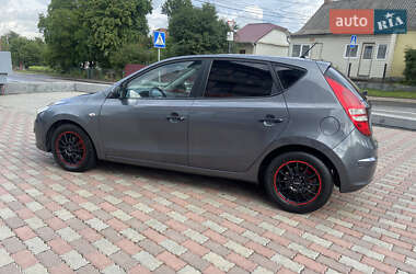 Хэтчбек Hyundai i30 2009 в 