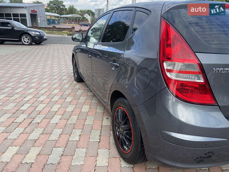 Хэтчбек Hyundai i30 2009 в Ровно