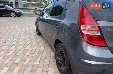 Хэтчбек Hyundai i30 2009 в 