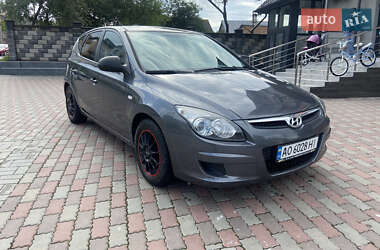 Хэтчбек Hyundai i30 2009 в 