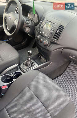 Хэтчбек Hyundai i30 2009 в 