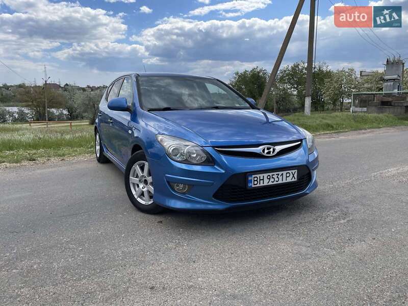 Хэтчбек Hyundai i30 2010 в Одессе