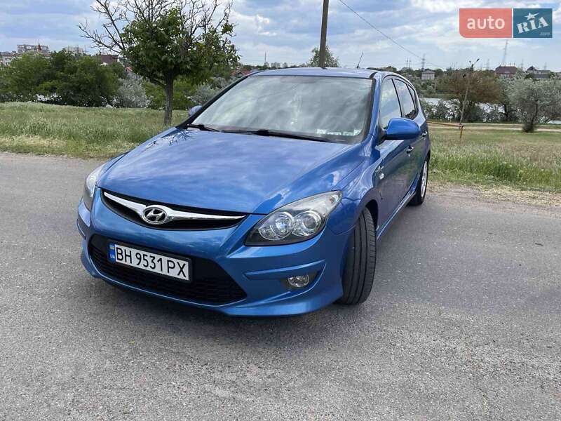Хэтчбек Hyundai i30 2010 в Одессе