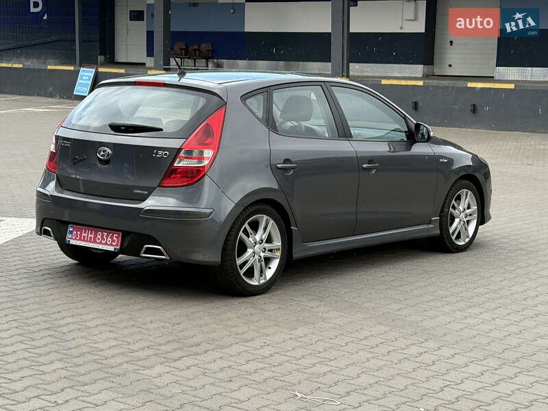Хетчбек Hyundai i30 2011 в Рівному