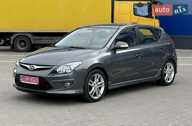Хэтчбек Hyundai i30 2011 в 