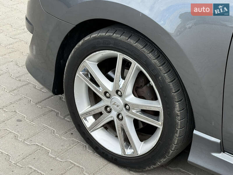 Хетчбек Hyundai i30 2011 в Рівному