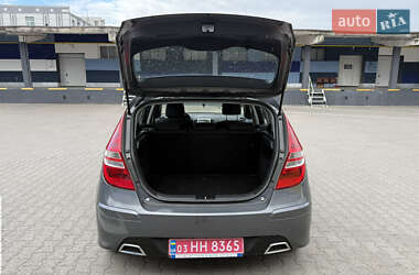 Хэтчбек Hyundai i30 2011 в 