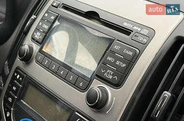 Хэтчбек Hyundai i30 2011 в 