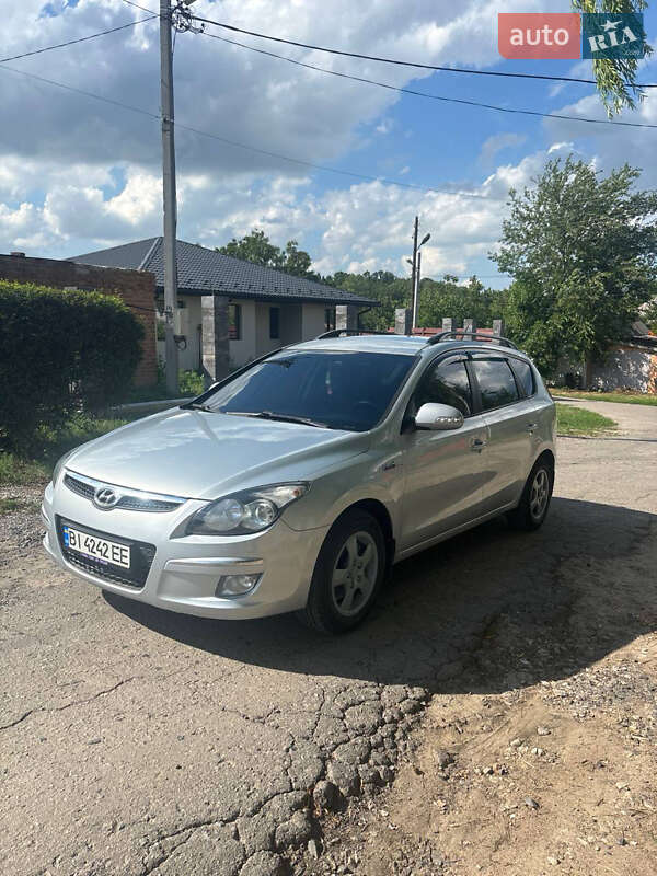 Хэтчбек Hyundai i30 2010 в Полтаве