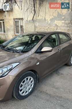 Хэтчбек Hyundai i30 2012 в 