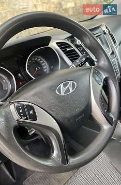 Хэтчбек Hyundai i30 2012 в 