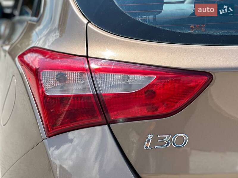 Хэтчбек Hyundai i30 2013 в Днепре