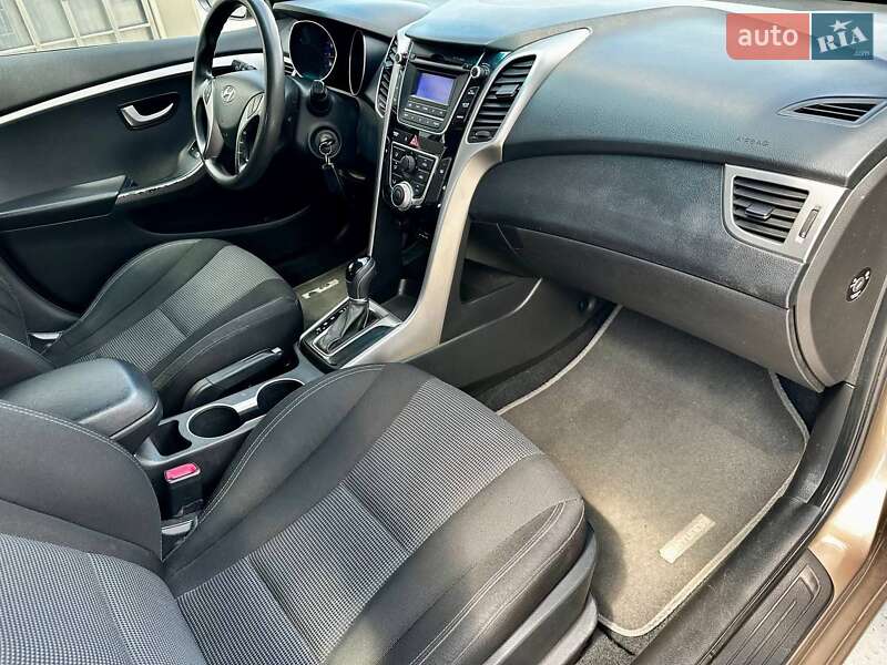 Хэтчбек Hyundai i30 2013 в Днепре
