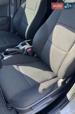 Хэтчбек Hyundai i30 2011 в 